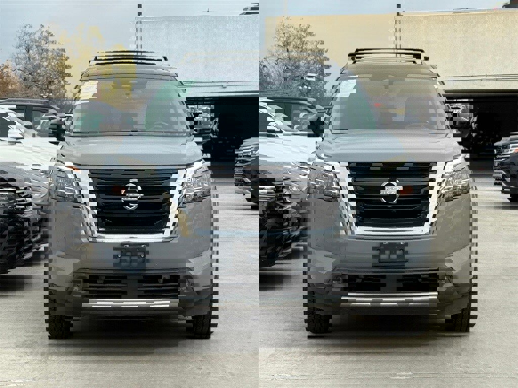 Used 2023 Nissan Pathfinder Platinum w/ Lighting Package (N92) image 7