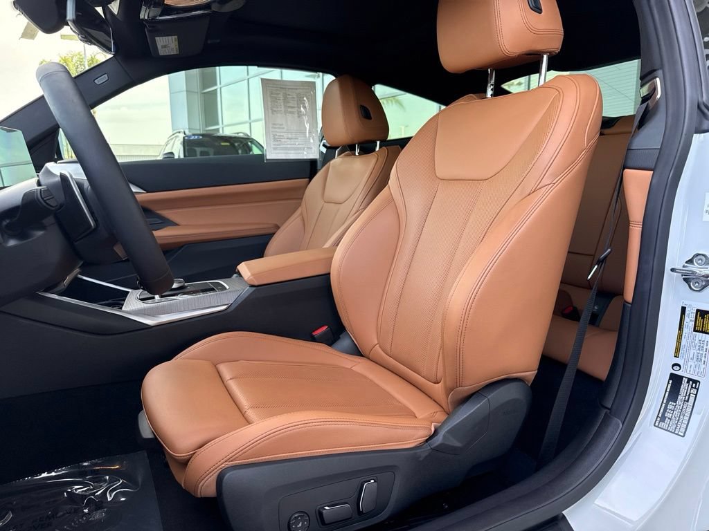Used 2026 BMW 430i Coupe w/ Parking Assistance Package RWD image 10