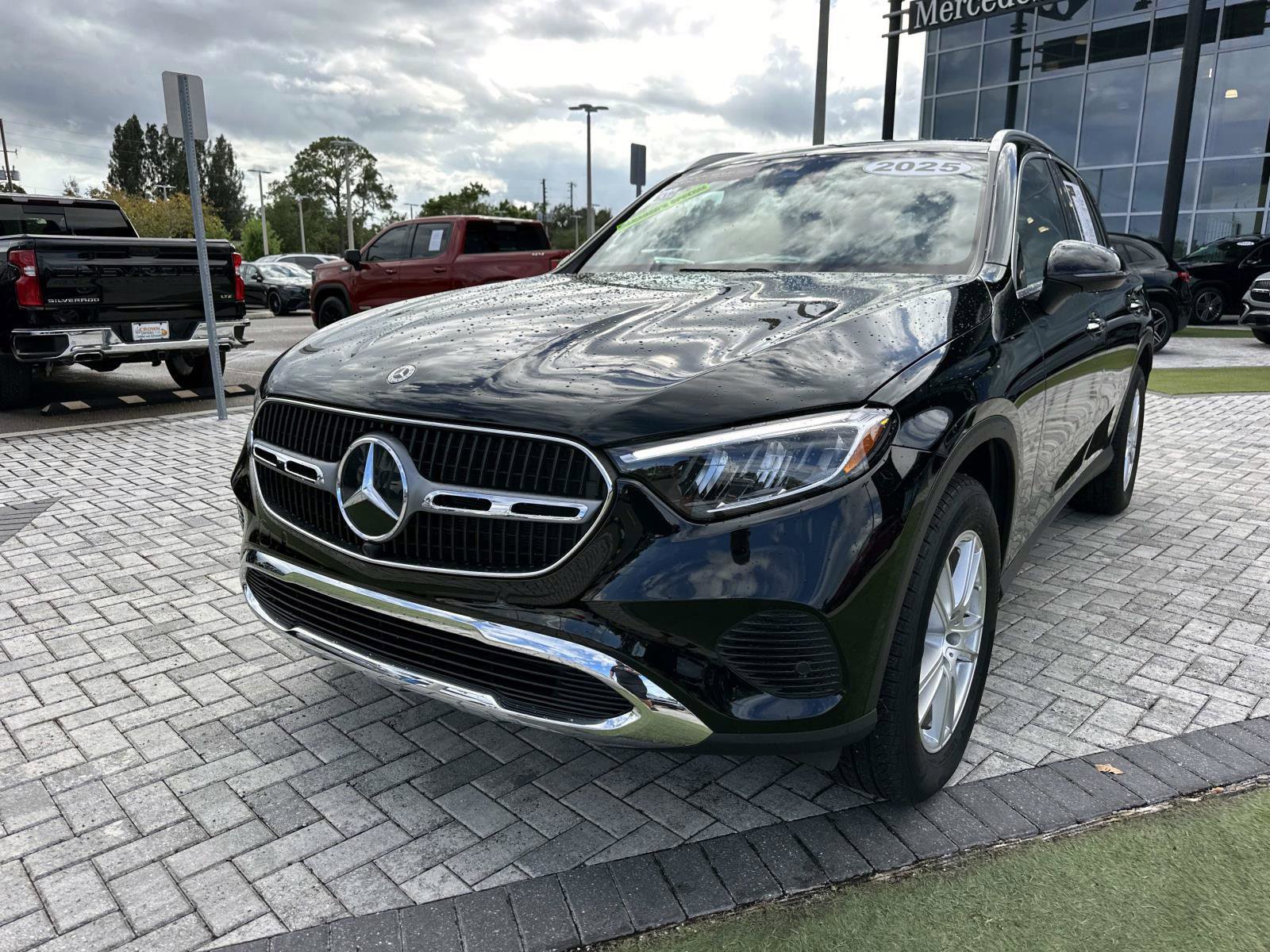Used 2025 Mercedes-Benz GLC 300 image 8