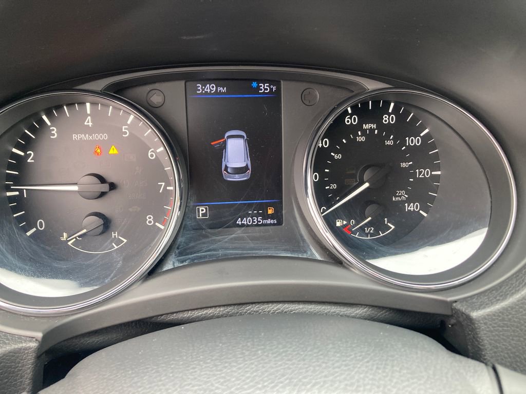 Used 2018 Nissan Rogue SV w/ Premium Package image 19