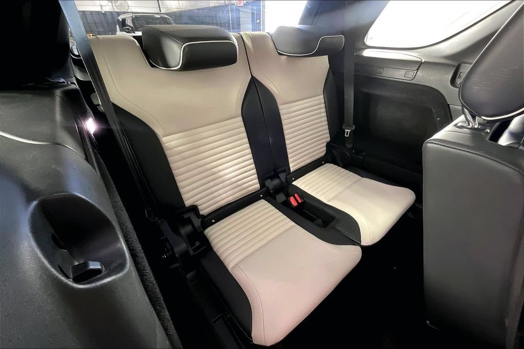 Used 2022 Land Rover Discovery S R-Dynamic AWD/4WD image 35