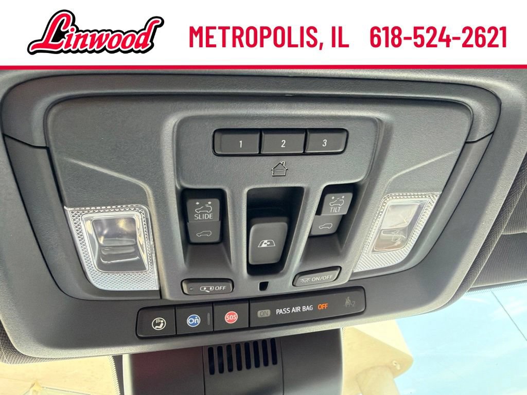 Used 2022 Chevrolet Silverado 1500 High Country w/ High Country Premium Package AWD/4WD image 40