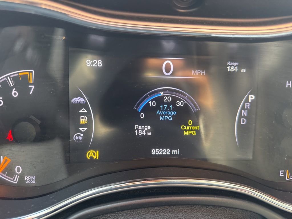 Used 2019 Jeep Grand Cherokee Limited AWD/4WD image 12