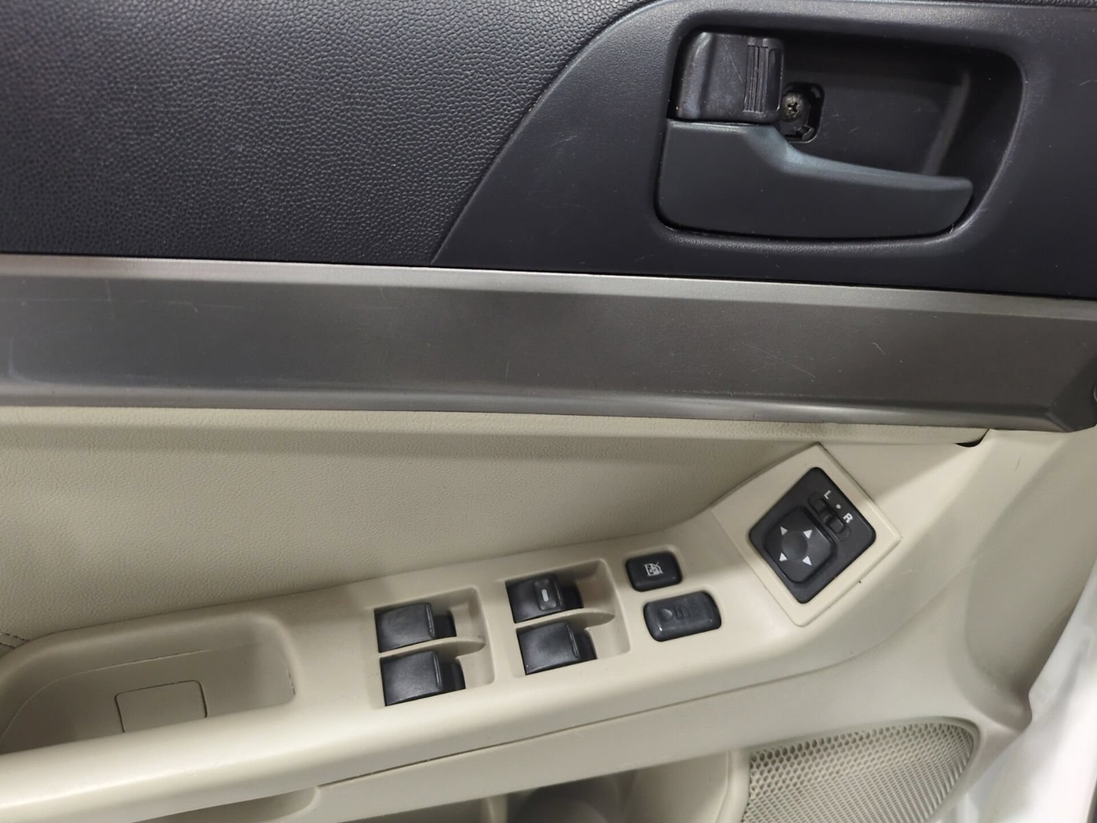 Used 2012 Mitsubishi Lancer ES FWD image 16