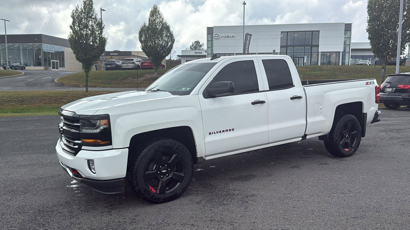 Used 2018 Chevrolet Silverado 1500 LT w/ Redline Edition image 13