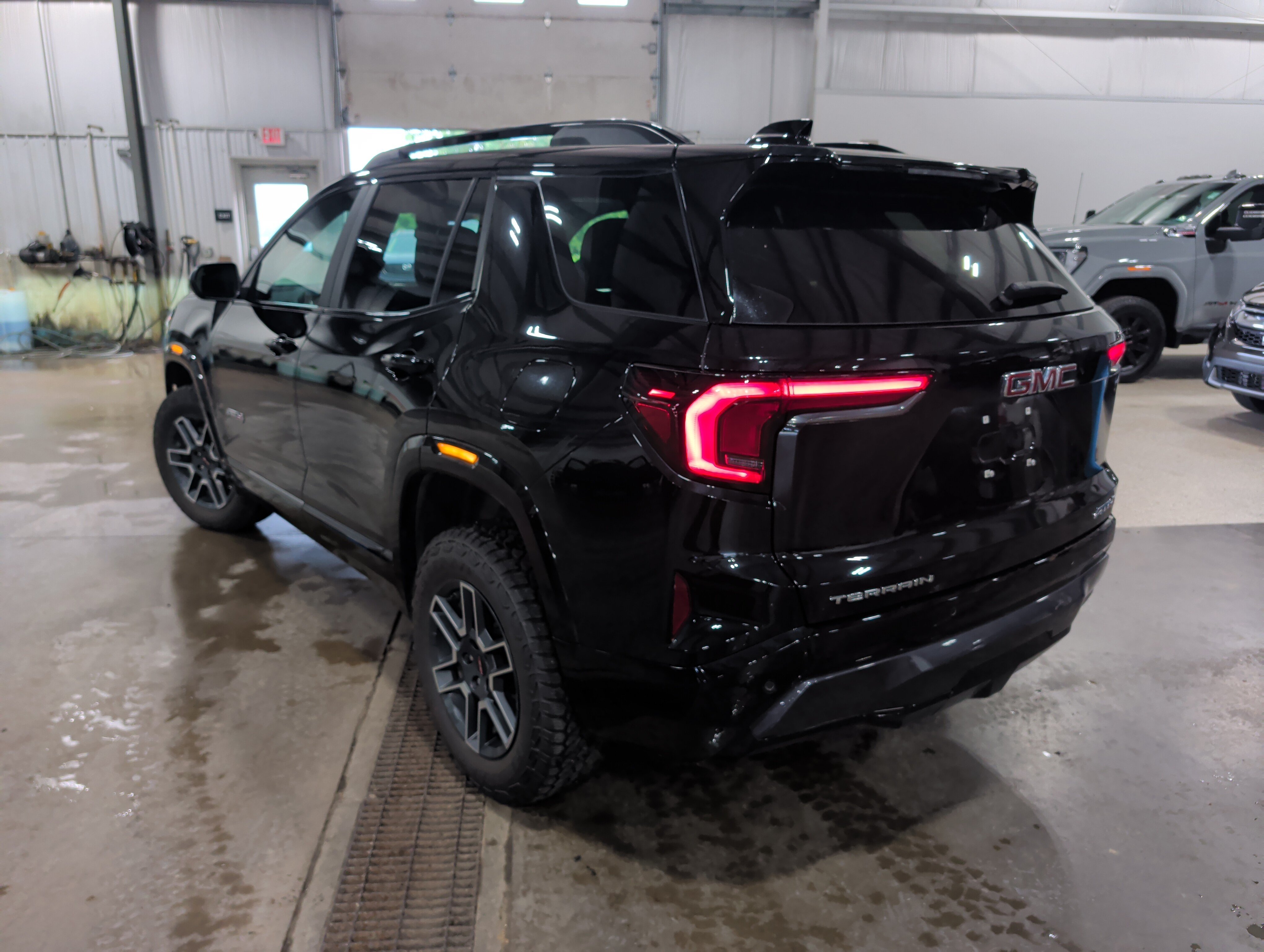 Used 2026 GMC Terrain AT4 AWD/4WD image 4