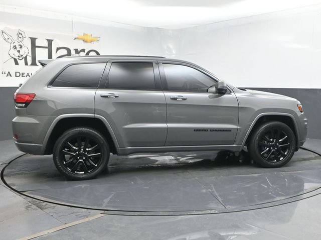 Used 2021 Jeep Grand Cherokee Laredo AWD/4WD image 36