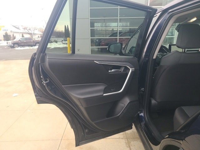 Used 2025 Toyota RAV4 XLE image 14