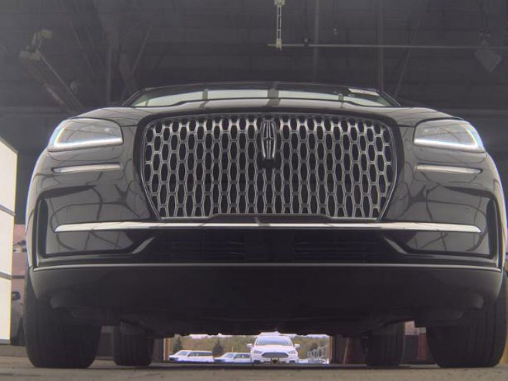 Used 2023 Lincoln Corsair AWD w/ Equipment Group 101A image 4