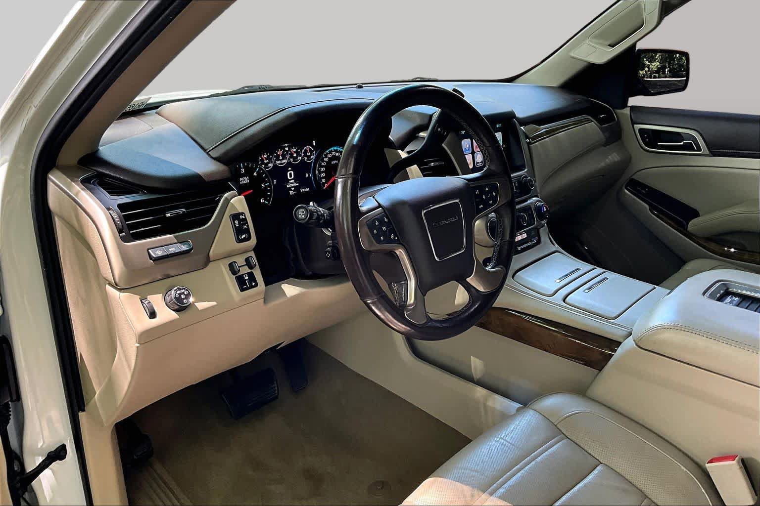 Used 2017 GMC Yukon Denali w/ Open Road Package RWD image 18