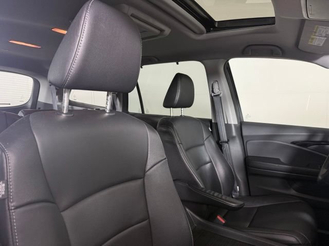 Used 2016 Honda Pilot Touring image 19