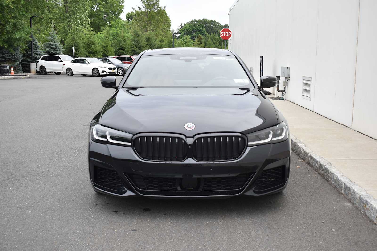 Used 2023 BMW M550i xDrive w/ Executive Package AWD/4WD image 3