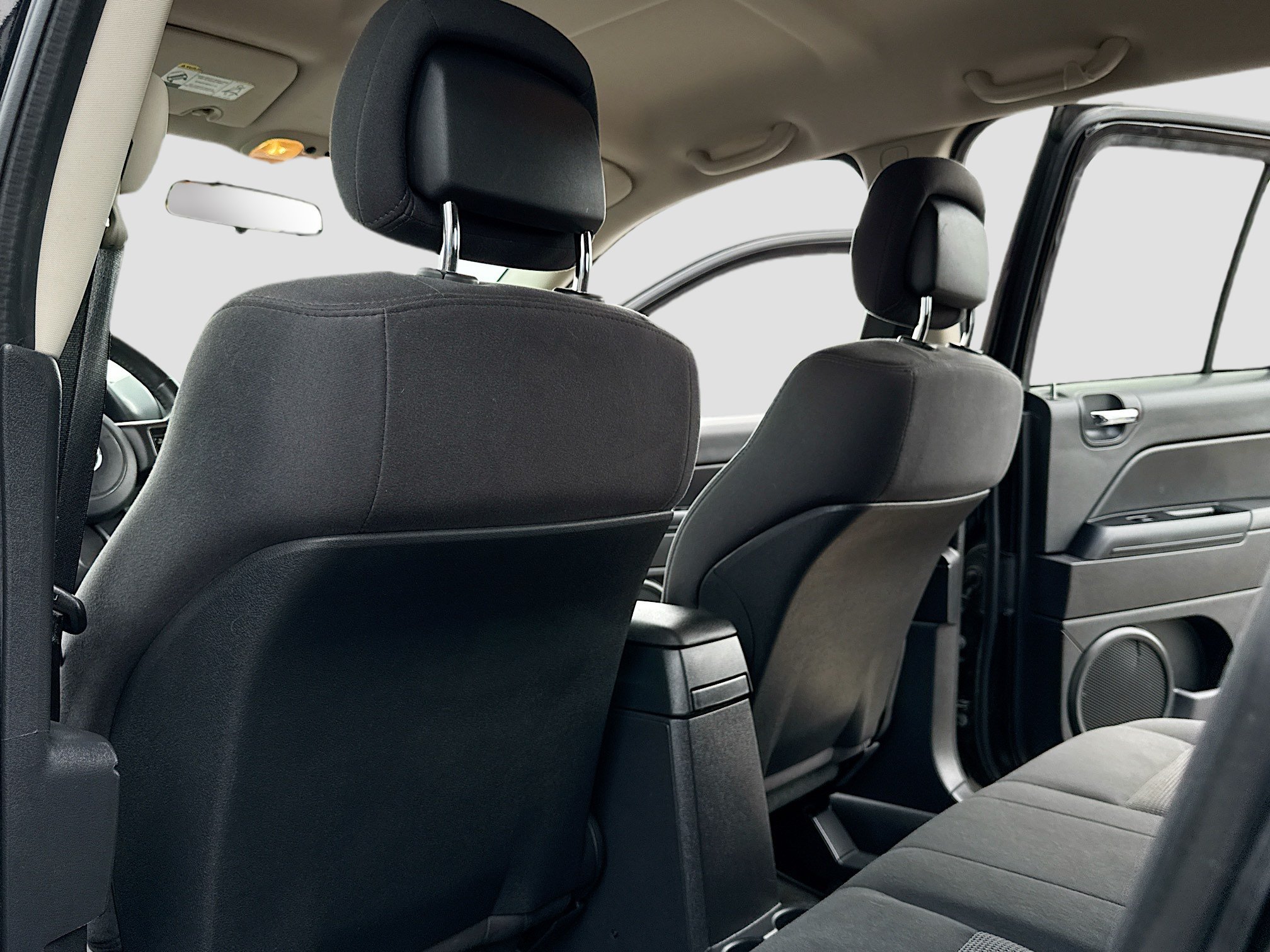 Used 2012 Jeep Compass Latitude FWD image 6