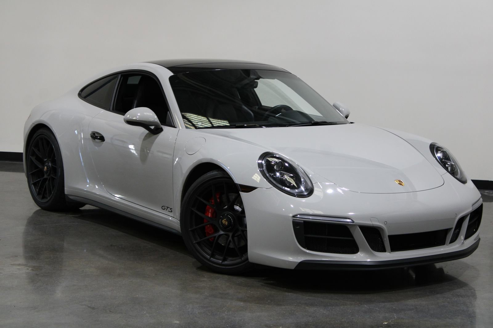 Used 2019 Porsche 911 Carrera GTS image 2