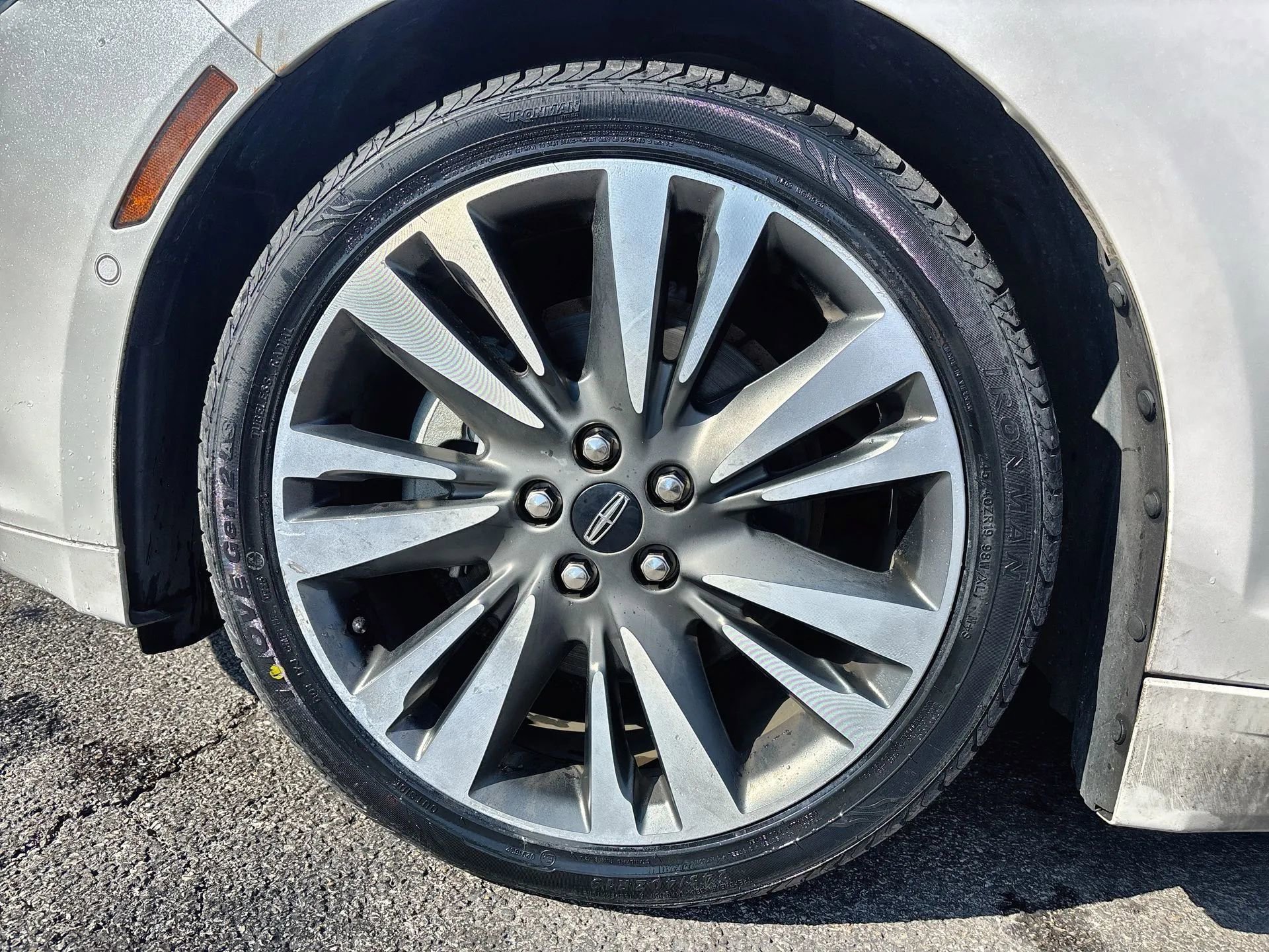 Used 2019 Lincoln MKZ Reserve image 19