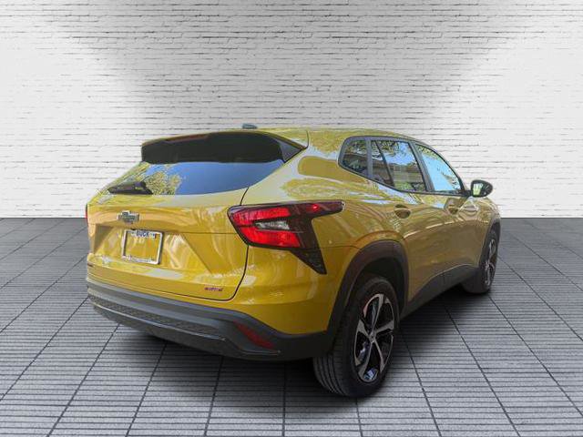 Used 2024 Chevrolet Trax RS w/ Sunroof Package image 13