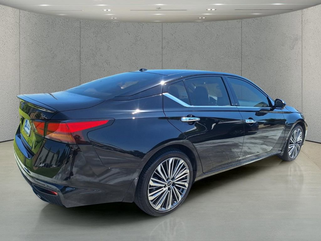 Used 2025 Nissan Altima 2.5 SL FWD image 5