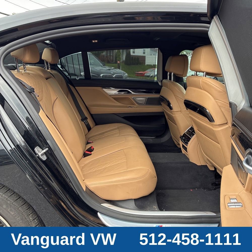 Used 2022 BMW 750i xDrive w/ Executive Package AWD/4WD image 18
