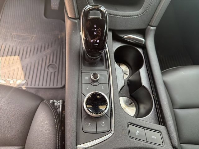 Certified 2025 Cadillac XT5 Luxury FWD image 17