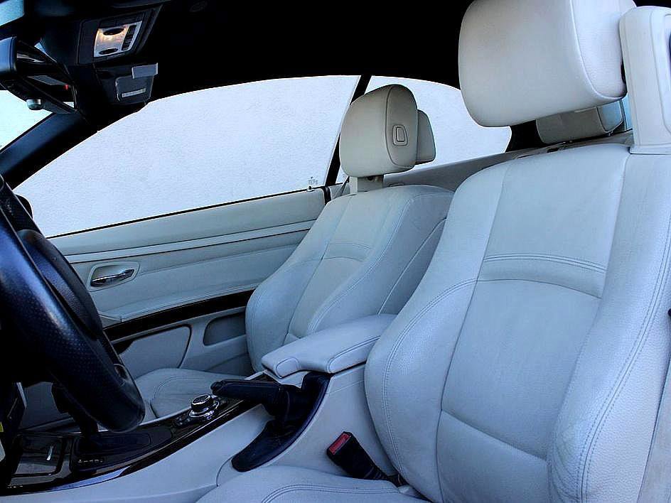 Used 2013 BMW 335i Convertible w/ M Sport Pkg image 12