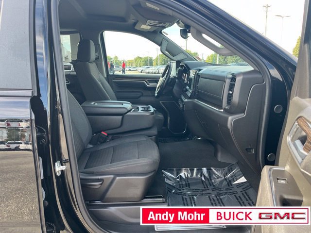 Used 2025 Chevrolet Silverado 1500 LT AWD/4WD image 37
