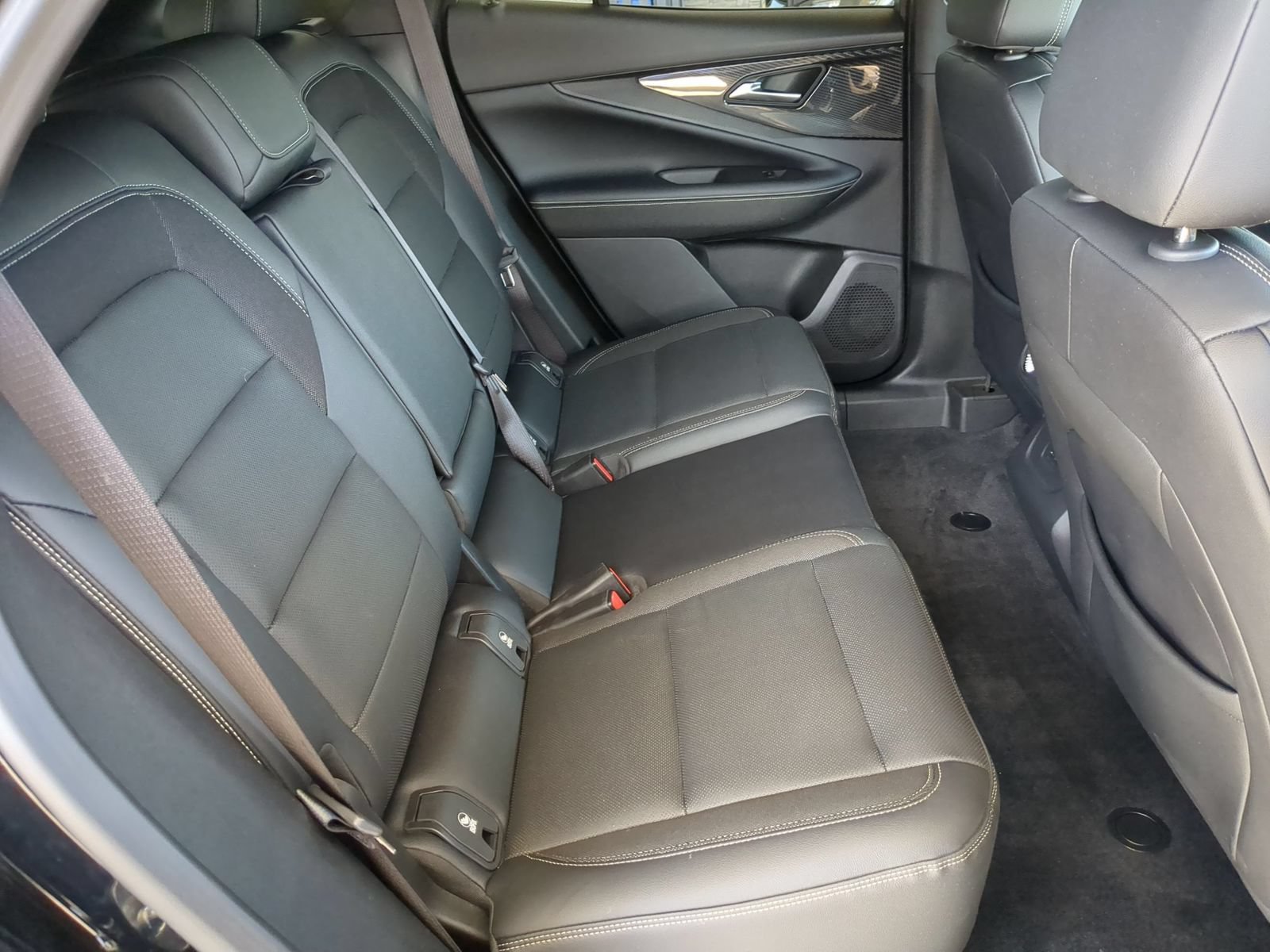 Used 2024 Chevrolet Blazer EV LT AWD/4WD image 25