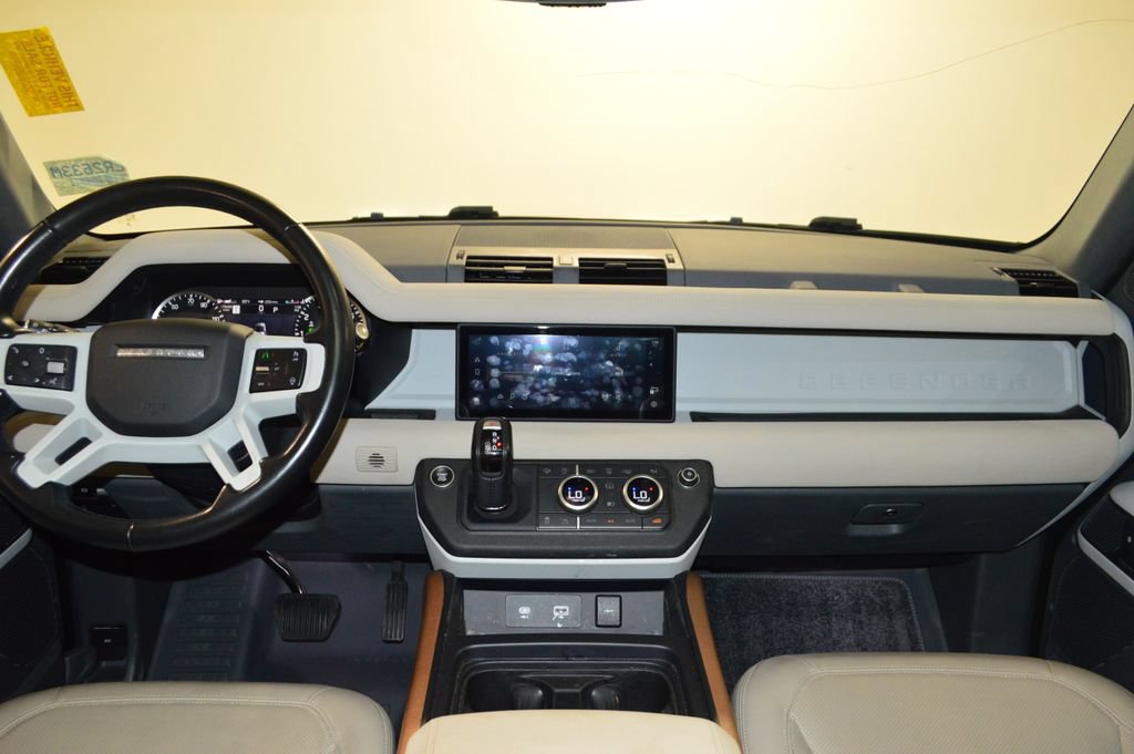 Used 2023 Land Rover Defender 110 SE AWD/4WD image 33