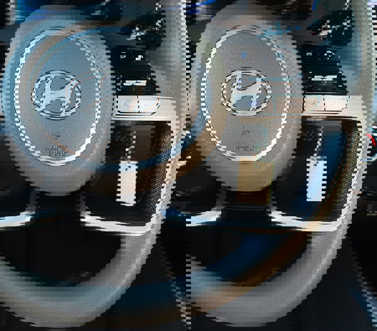 Used 2024 Hyundai Elantra SE image 51