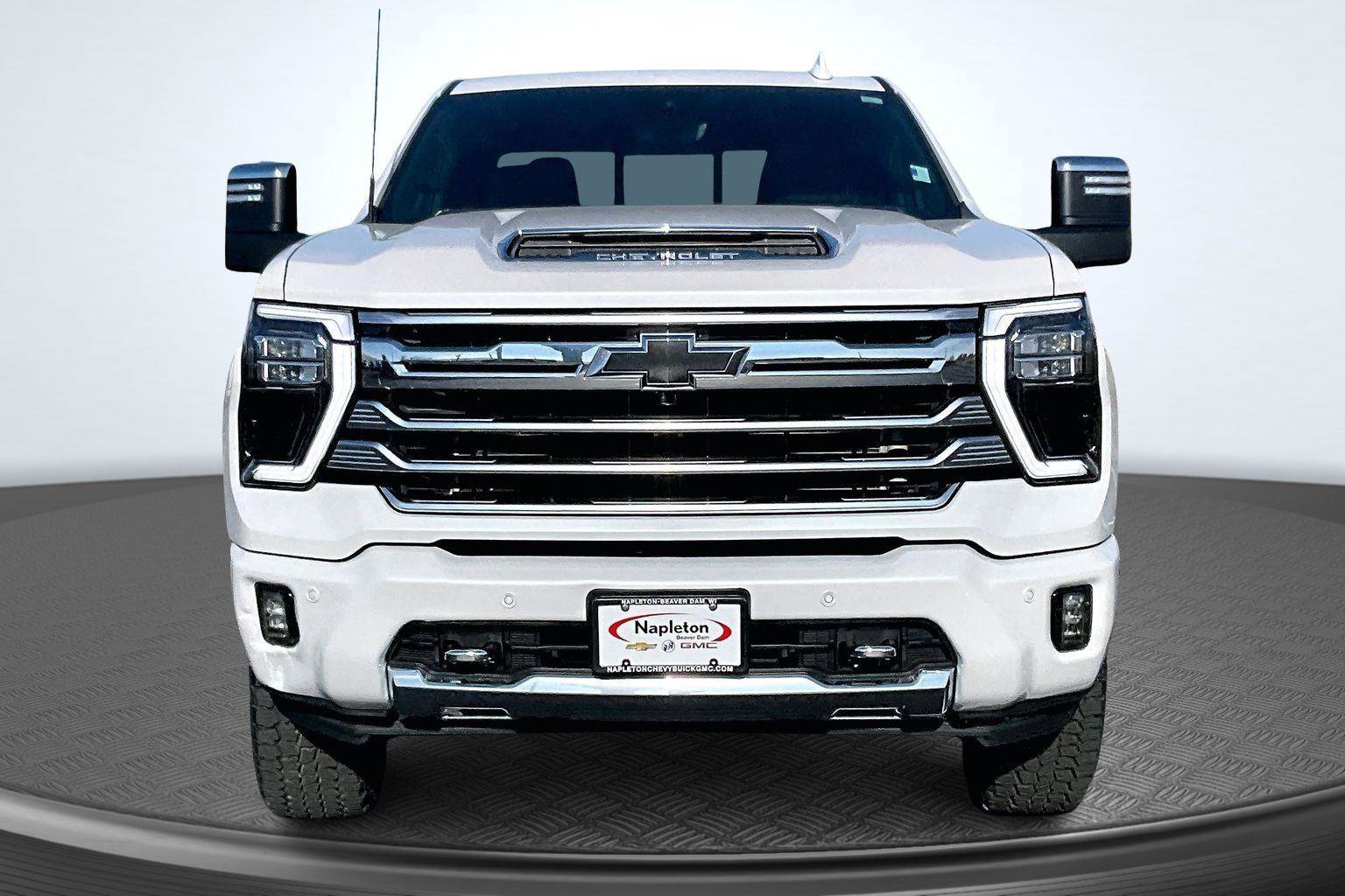 Used 2024 Chevrolet Silverado 2500 High Country w/ Technology Package image 3