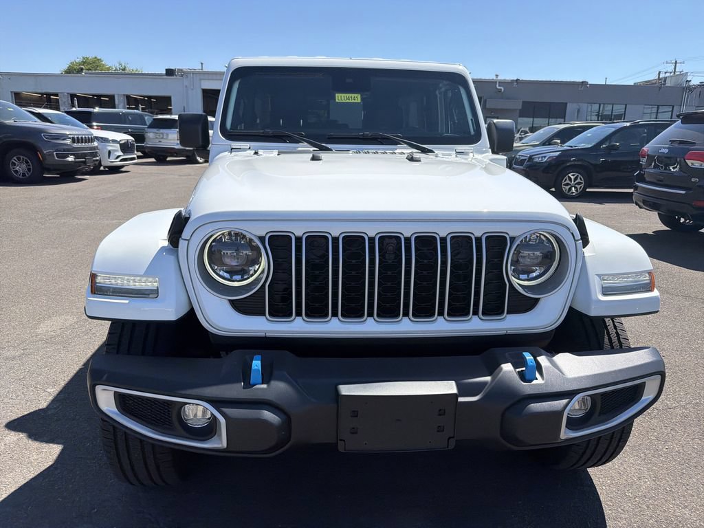 Used 2024 Jeep Wrangler Unlimited Sahara w/ Technology Group AWD/4WD image 9