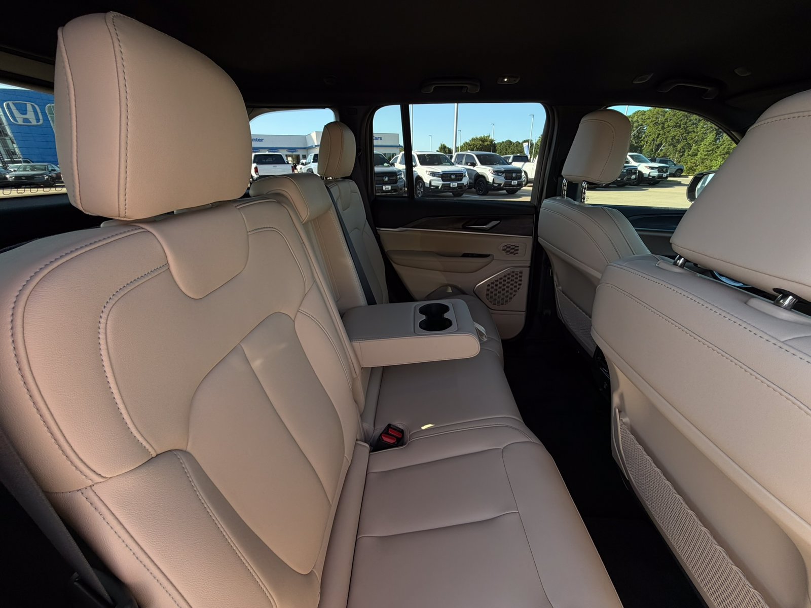 Used 2026 Jeep Grand Cherokee Limited RWD image 28
