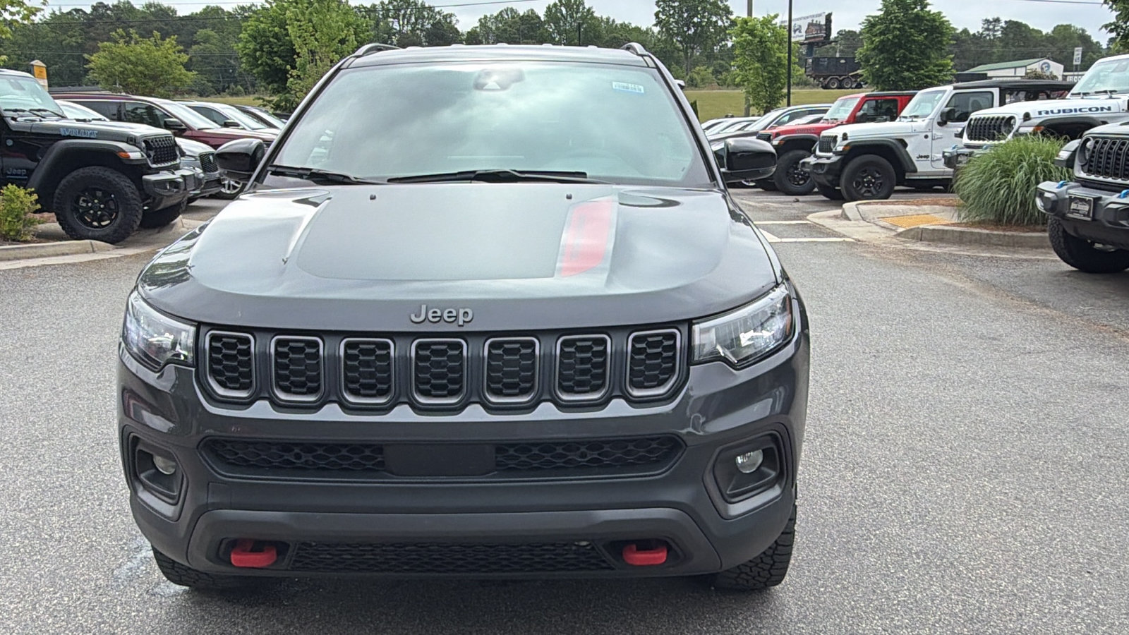 Used 2024 Jeep Compass Trailhawk AWD/4WD image 3