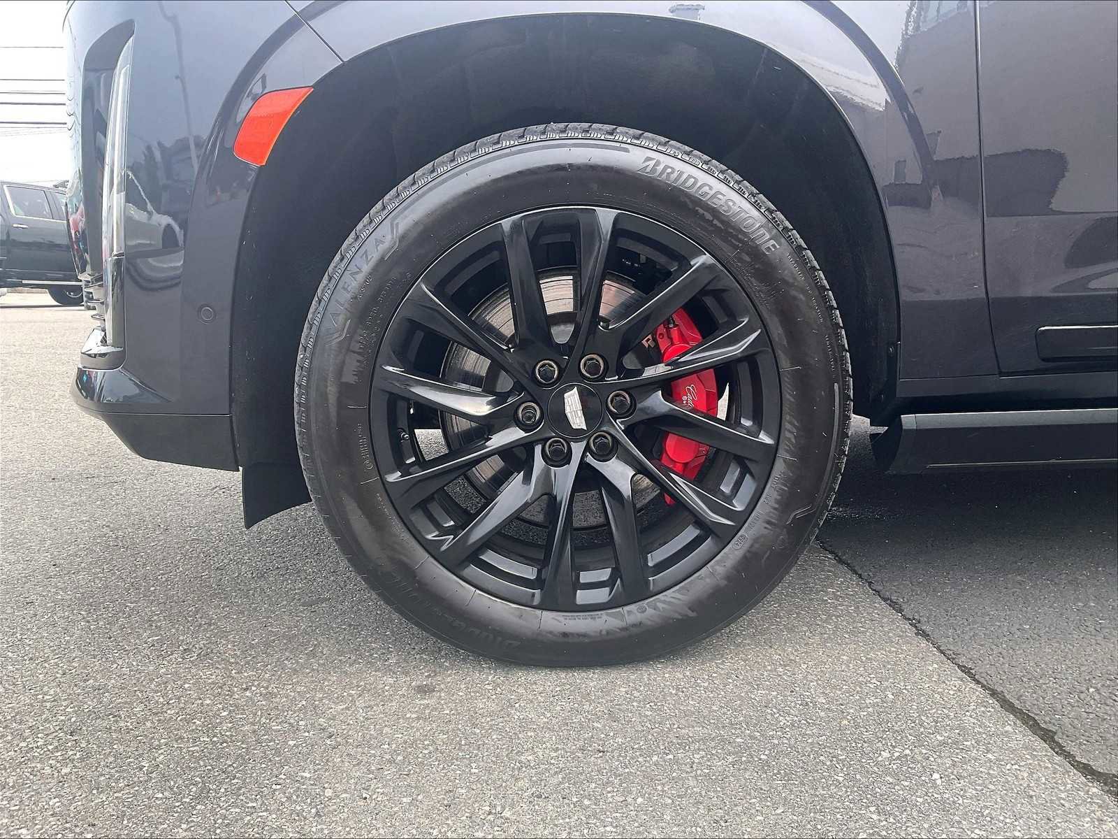 Used 2023 Cadillac Escalade Sport Platinum w/ LPO, ONYX Package image 7