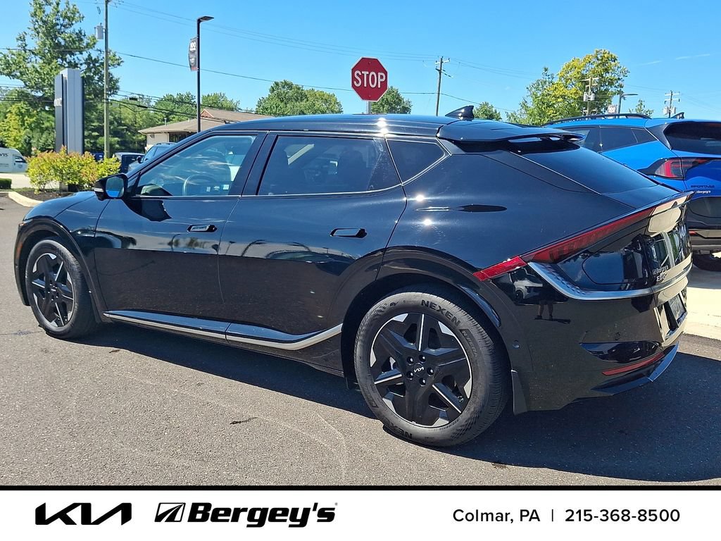 Certified 2025 Kia EV6 Wind AWD/4WD image 8