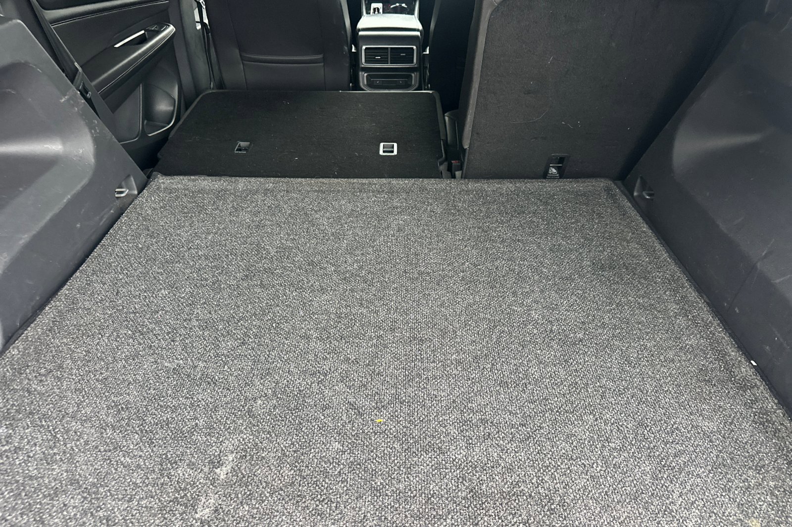 Used 2024 Volkswagen Atlas Cross Sport SEL R-Line image 15