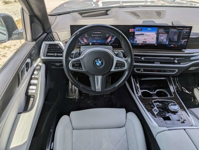 Used 2023 BMW X7 xDrive40i w/ Executive Package AWD/4WD image 17