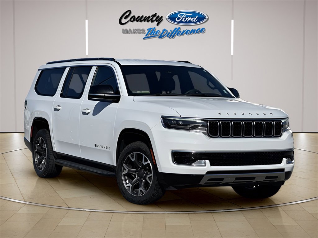 Used 2024 Jeep Wagoneer L Series III w/ Flexible Seating Group image 1