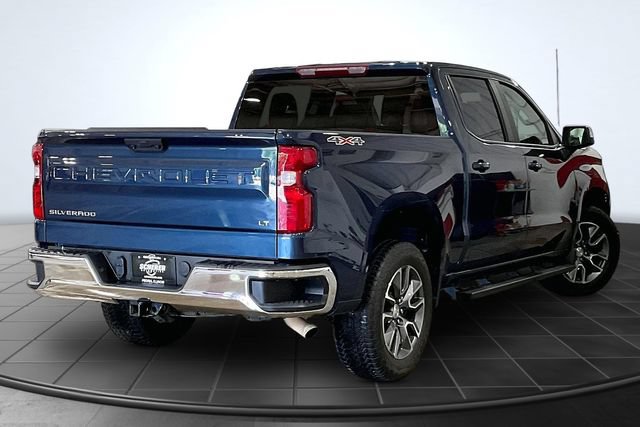 Used 2023 Chevrolet Silverado 1500 LT AWD/4WD image 2