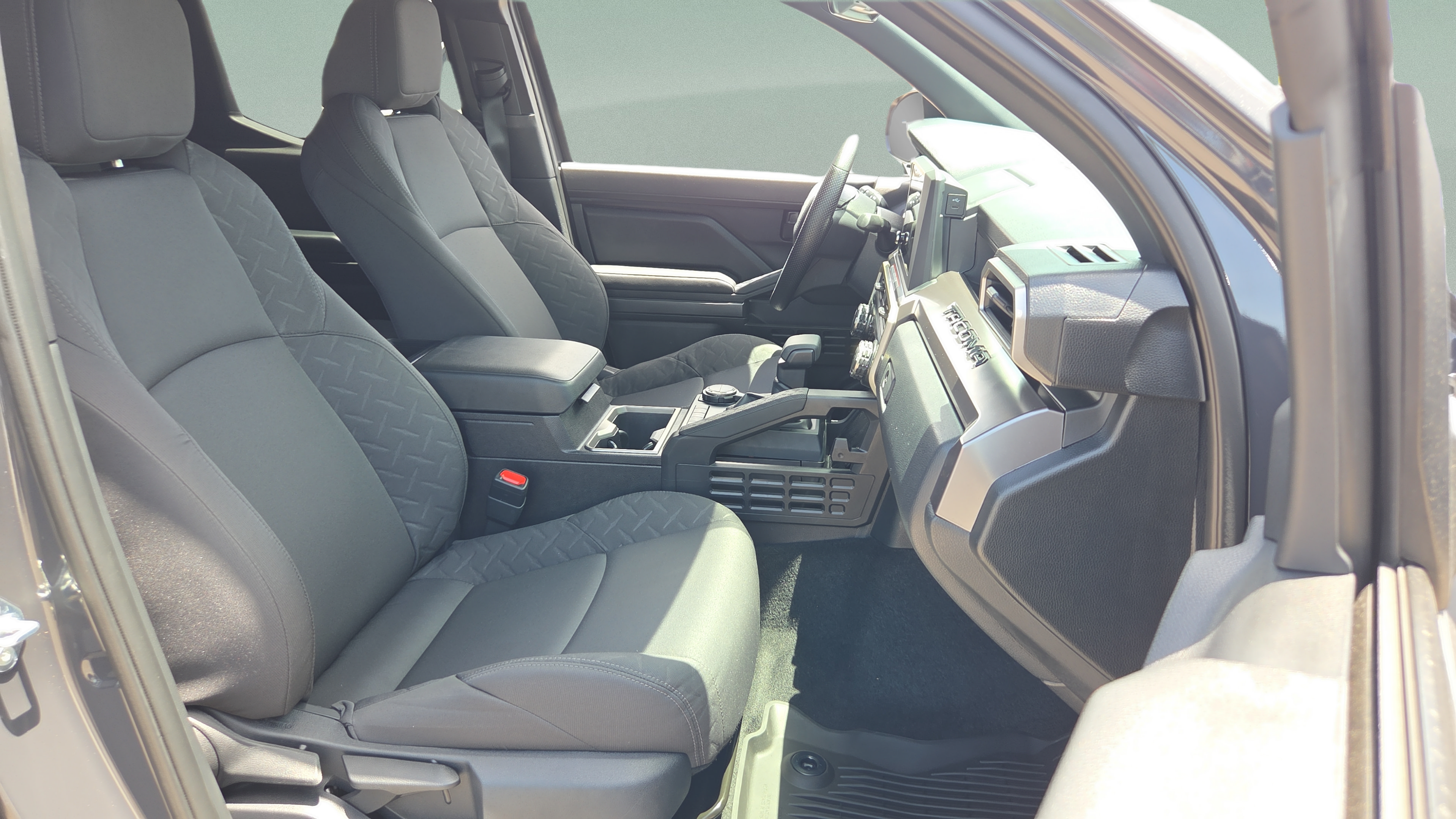 Certified 2026 Toyota Tacoma SR5 AWD/4WD image 28