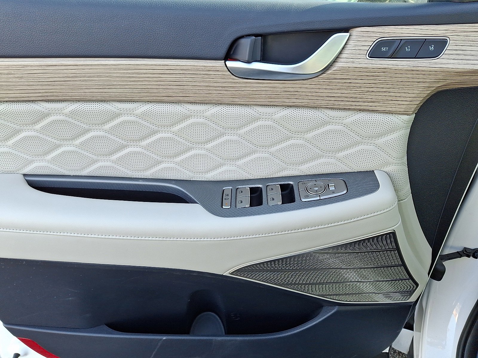 Used 2022 Hyundai Palisade Calligraphy image 14