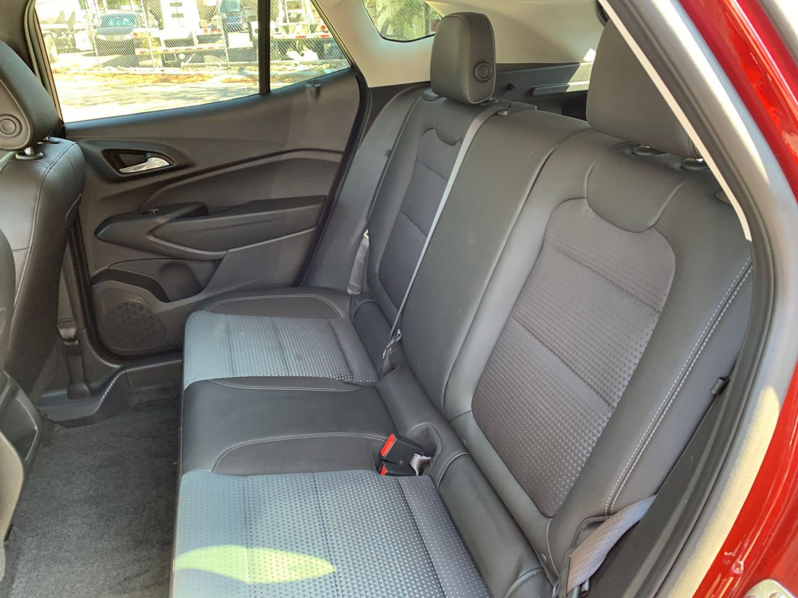 Used 2025 Chevrolet Trax LT image 34