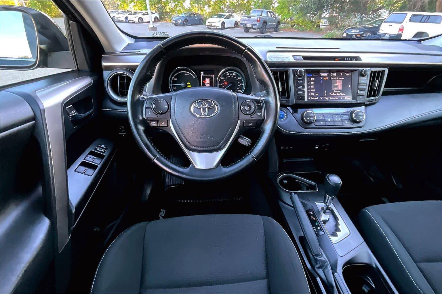 Used 2018 Toyota RAV4 XLE w/ Convenience Package AWD/4WD image 5