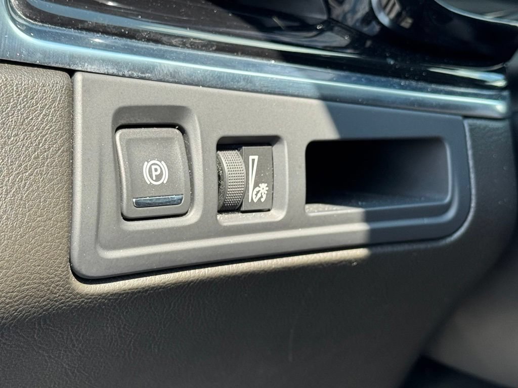 Certified 2023 Cadillac XT6 Premium Luxury FWD image 20