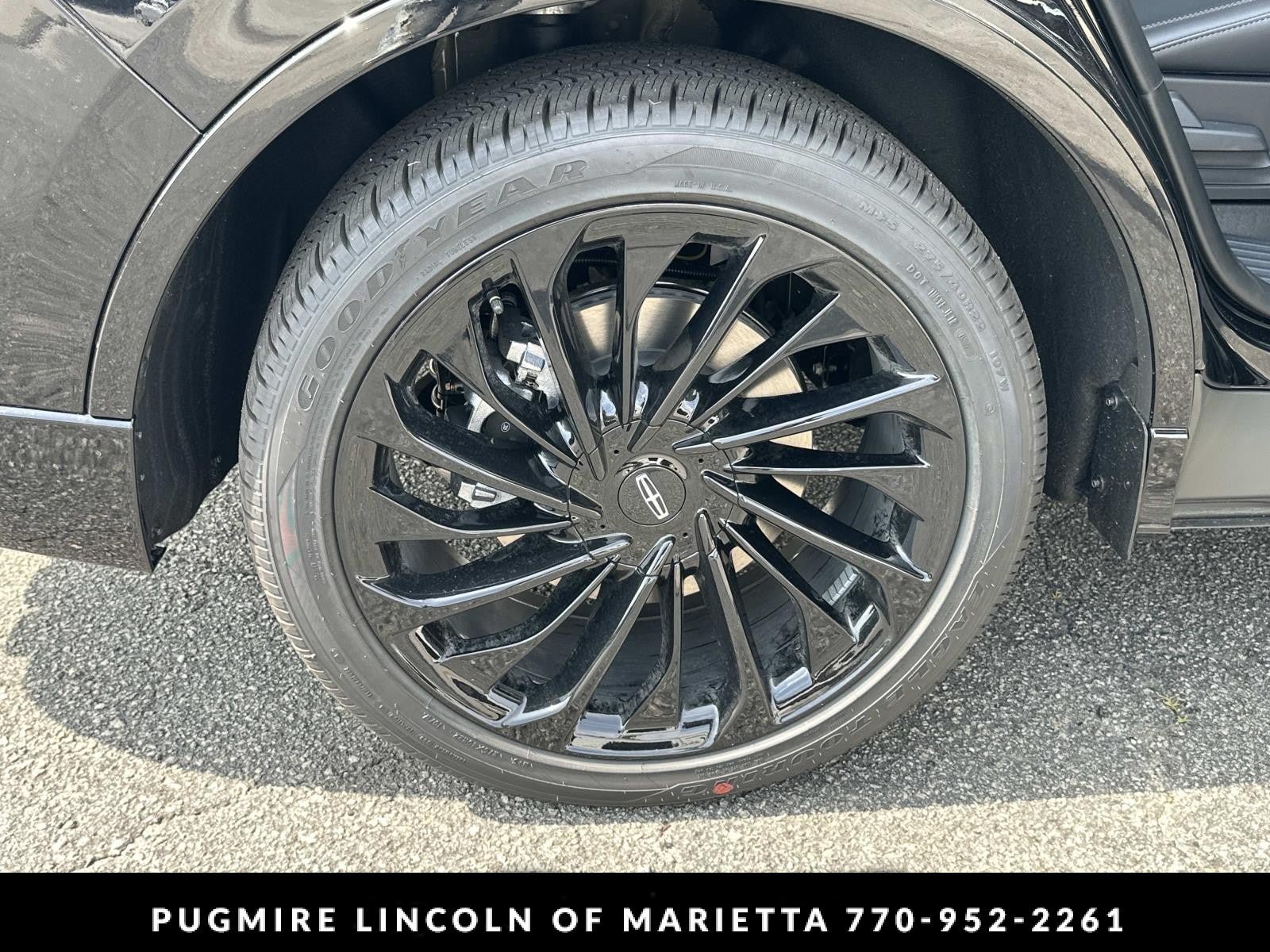 New 2026 Lincoln Aviator Reserve w/ Jet Appearance Package RWD image 17