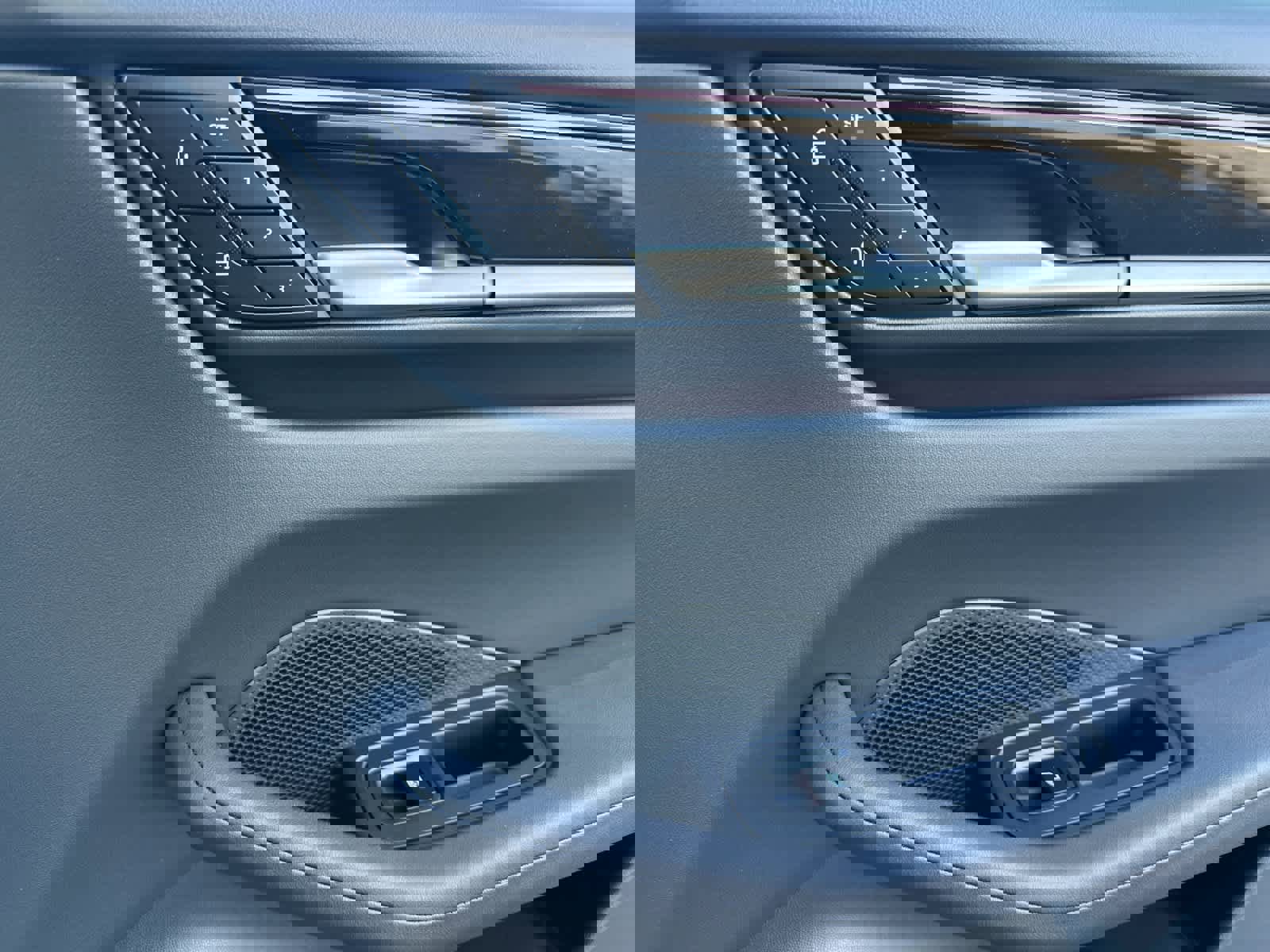 New 2026 Porsche Macan 4S Electric image 19