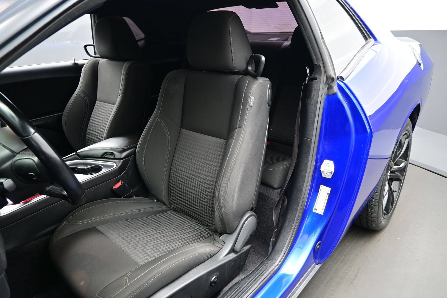 Used 2018 Dodge Challenger SXT w/ Blacktop Package RWD image 11