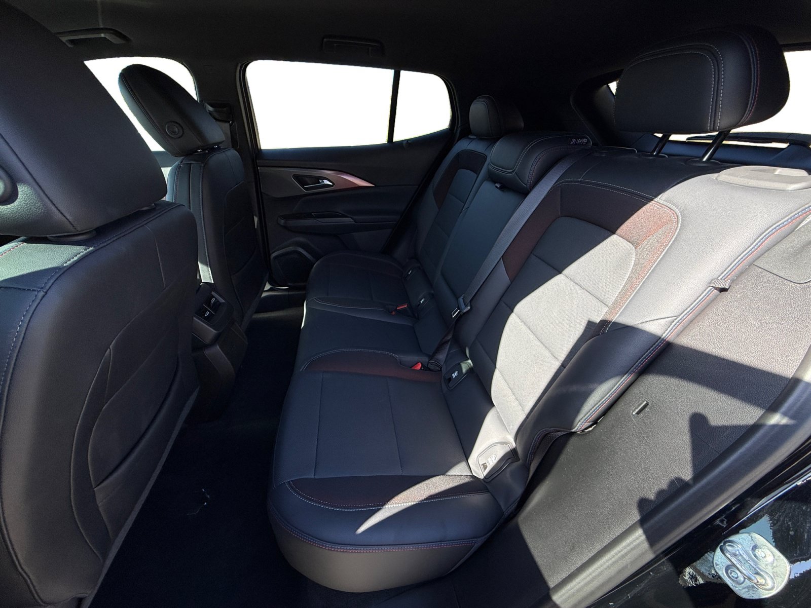Used 2024 Chevrolet Equinox EV RS FWD image 16