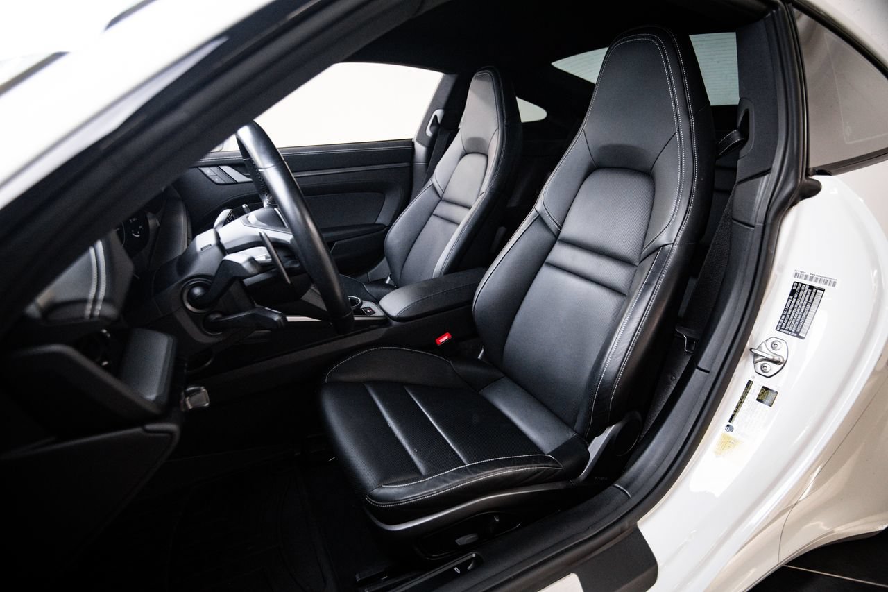 Certified 2023 Porsche 911 Carrera RWD image 5