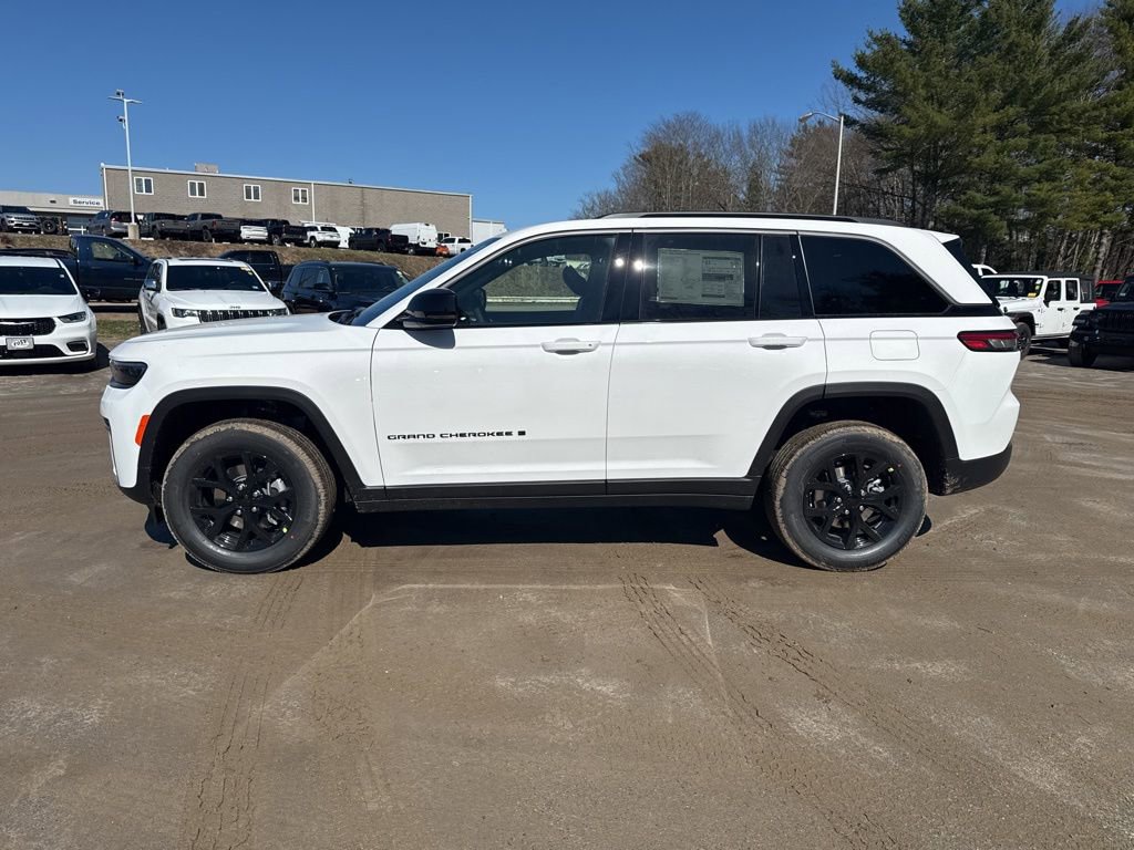 New 2026 Jeep Grand Cherokee Altitude image 2