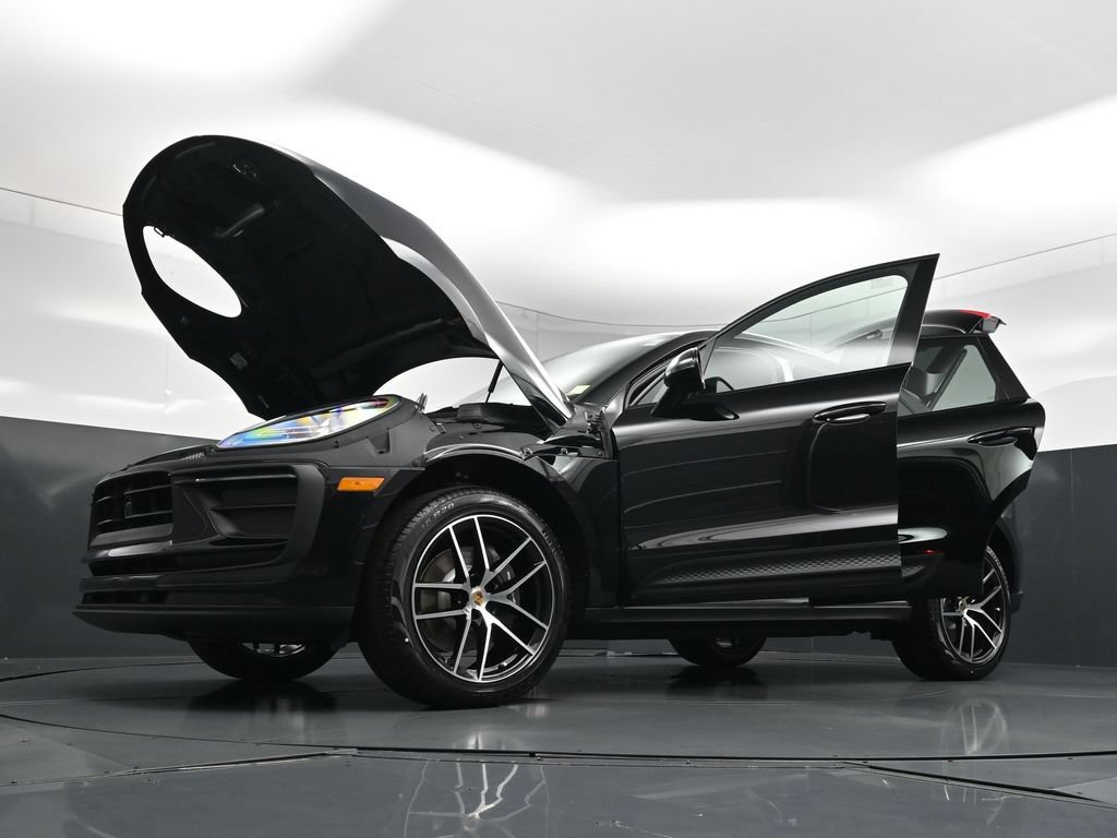 New 2026 Porsche Macan AWD/4WD image 39